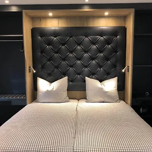 Deluxe Otel